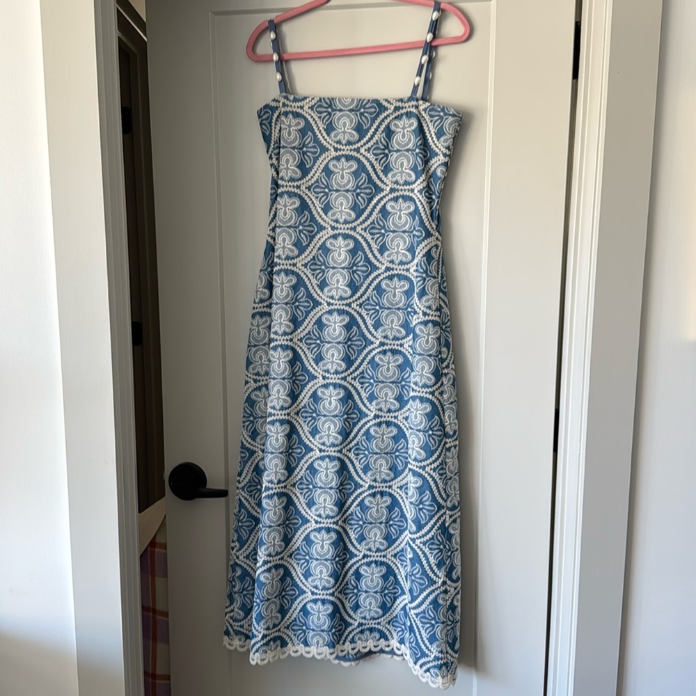 Waimari blue/cream embroidered dress. Worn one time…beautiful shape. Size M